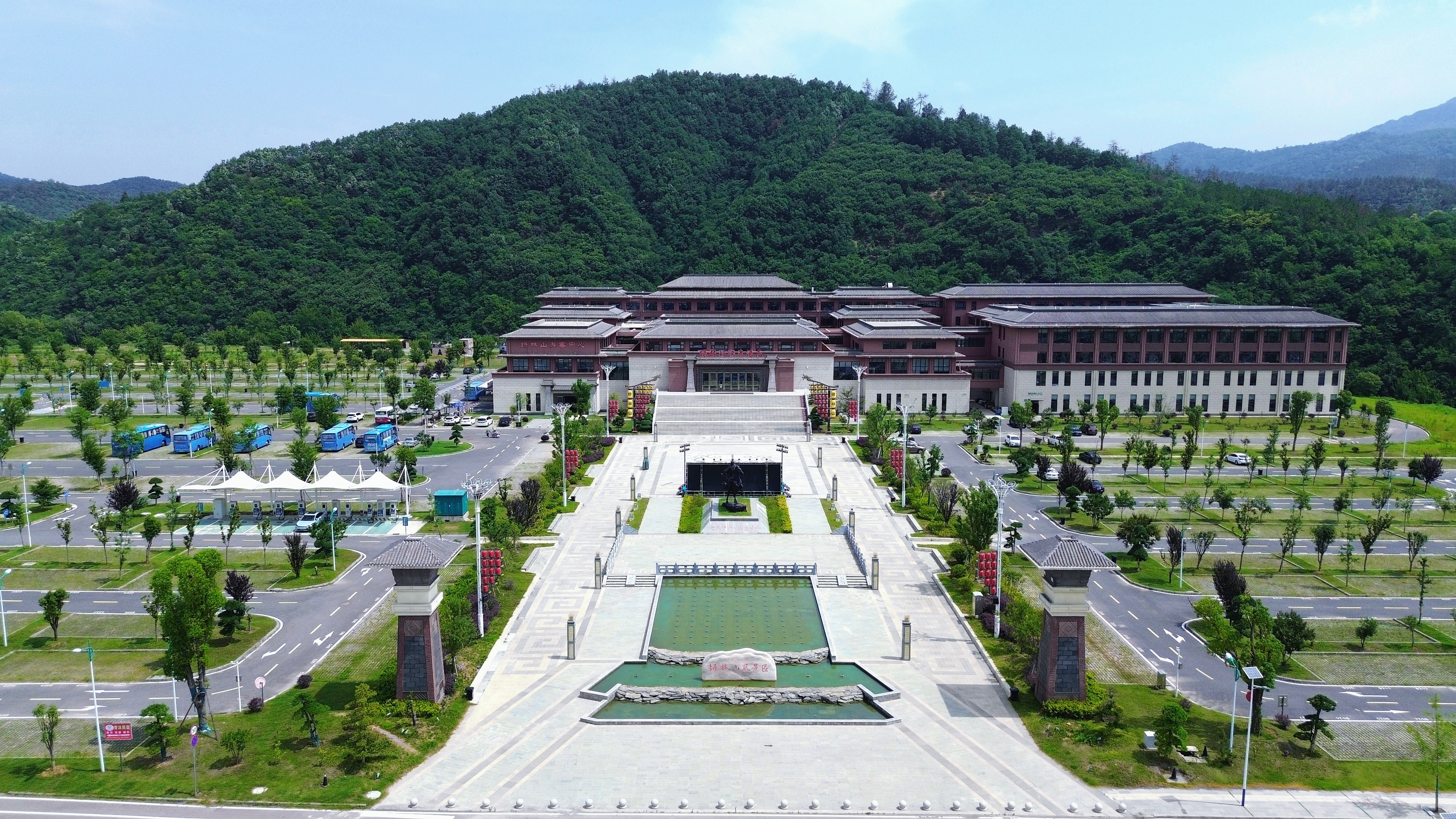 绿林好汉大酒店｜四星为底 山水为幕(图1)